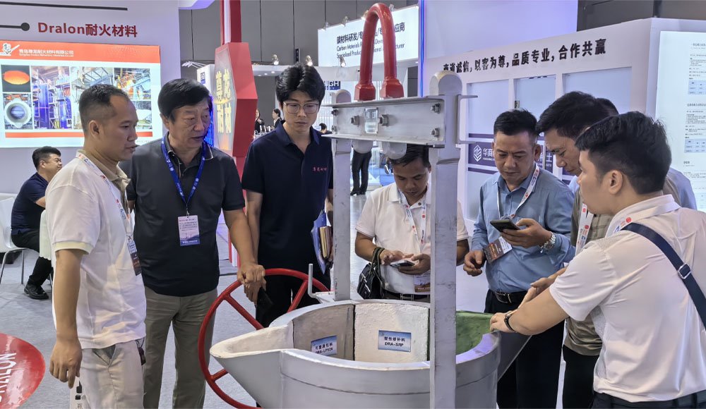 我司技術(shù)人員跟客戶技術(shù)交流